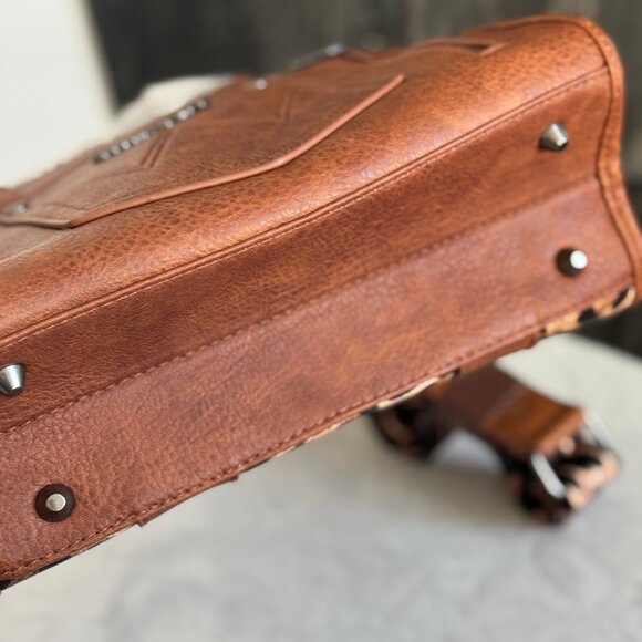 Wrangler Leopard Print Concealed Carry Tote/Crossbody NWT - Picture 6 of 7